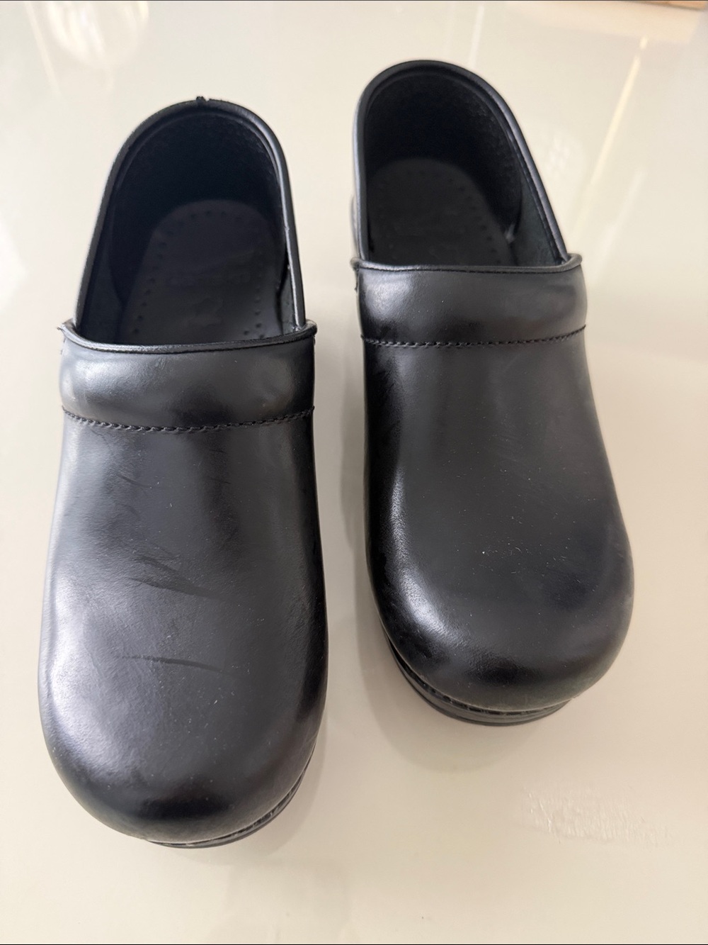 Women’s Narrow Black Slip-On Professional Clogs 37 New